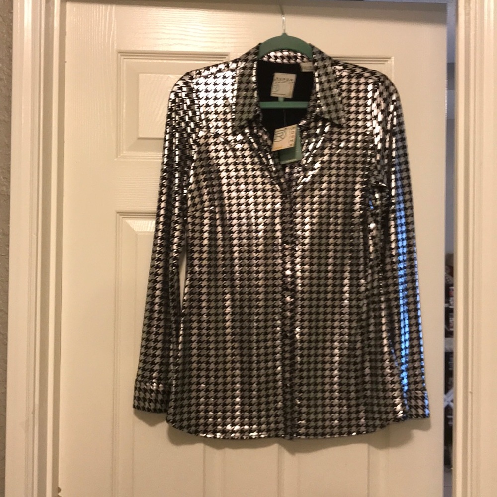 Beautiful silver and black blouse😁